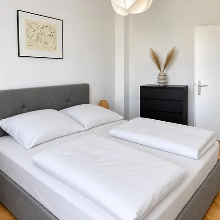 Apartment Urban Oasis
